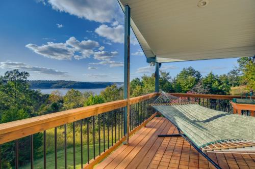 Mountain Home Casa | Spacious Norfork Lake Home Game Room and Views!