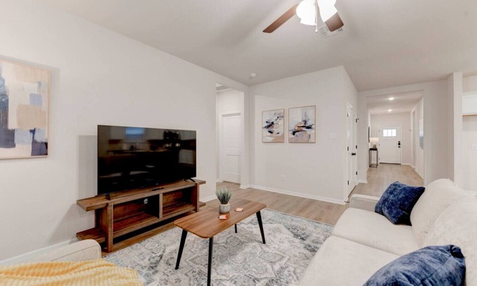 Temple Casa | Spacious Oasis in West Temple