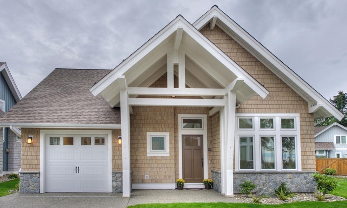 Regional District of Nanaimo Casa | Spacious Ocean View Cottage Steps from the Beach!