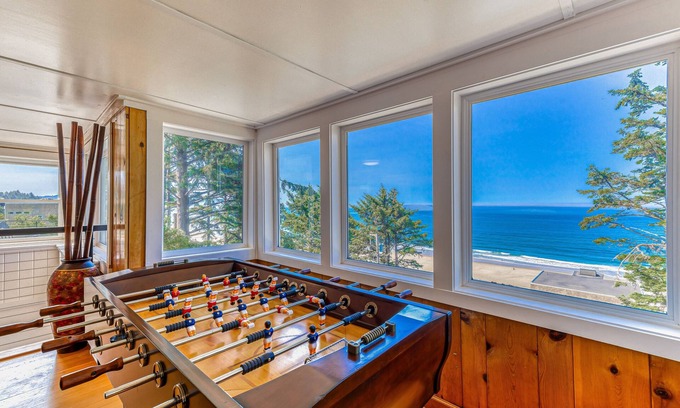 Oceanside Casa | Spacious ocean view home with wood fireplace, grill, & deck - dog-friendly