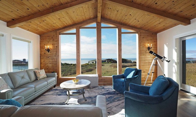 Bodega Bay Casa | Spacious * Ocean View * Walking Trail to Beach * Hot Tub