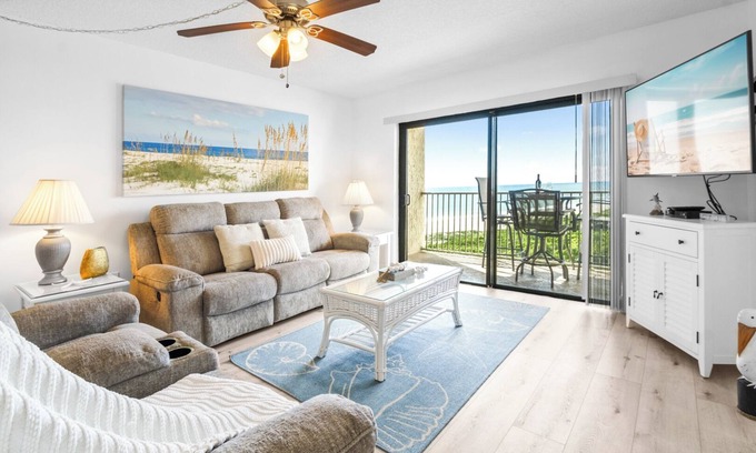 Port Canaveral Condominio | Luxury Beach Stay | Open-Concept Condo w/ Ocean Views & Pool