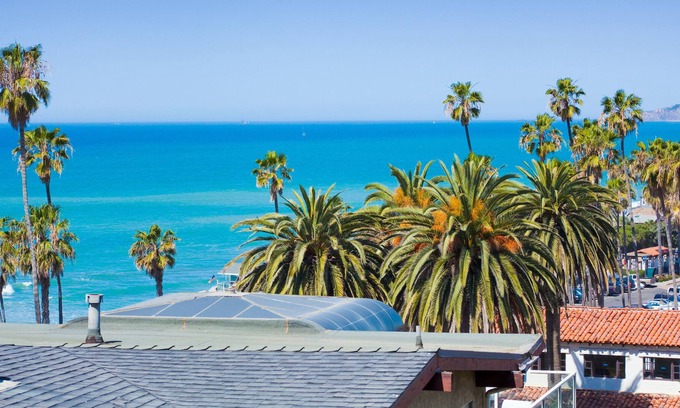 San Clemente Cabaña | Spacious oceanfront cottage with fireplaces, beach views, washer/dryer, & WiFi