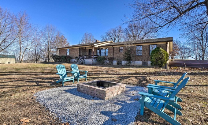 Omaha Casa | Spacious Omaha House w/ Deck & Mountain Views!