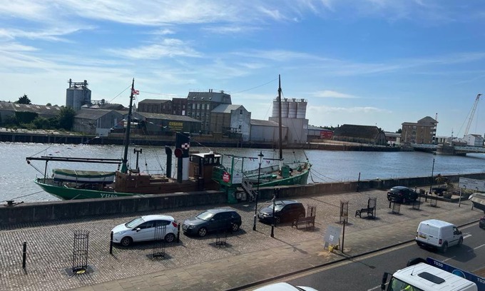 Great Yarmouth Apartamento | Spacious One Bedroom Flat with River View, 1E