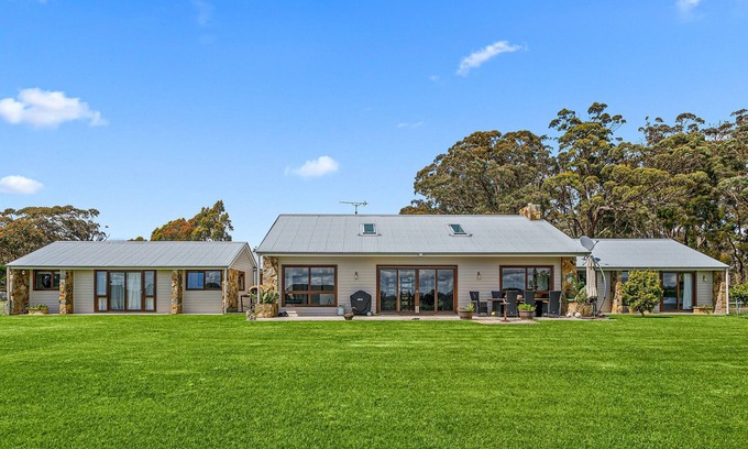 Exeter Casa | Spacious peaceful 3-Bed Home on a Winery Estate
