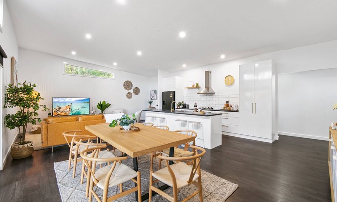 Daylesford Casa | Spacious + Peaceful 3BR house w/deck, 1km to town
