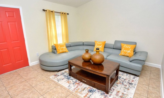 River Park Casa | Spacious + Peaceful + Comfortable 3 BR House