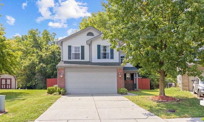 Wayne Casa | Spacious Pet Friendly 5-bedroom house in charming Indianapolis with WiFi, AC