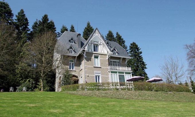 Stavelot Otro | Espacioso castillo que admite mascotas en Stavelot