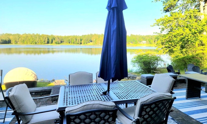 Orange Casa | Spacious Pet Friendly Waterfront w/ Hot Tub & Yogo Studio-Sleeps 10!