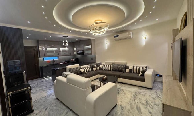 Rawalpindi Casa | Spacious 4-bedroom house Park facing dead end street in Bahria Town Rawalpindi
