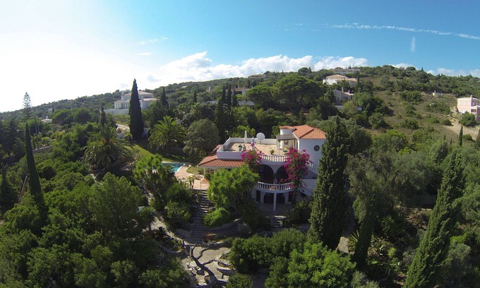 Quinta das Raposeiras Villa | Amplias, piscina Villa, la ubicación ladera sur con impresionantes vistas al mar libre de tren de Wi-Fi.