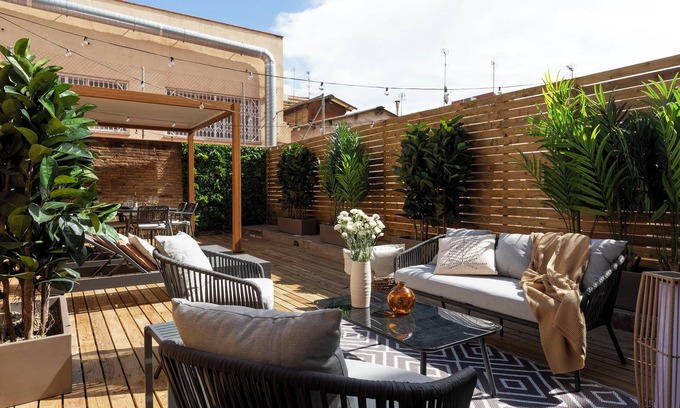 Poblenou Apartamento | Amplio apartamento en Poblenou con terraza privada cerca de la playa