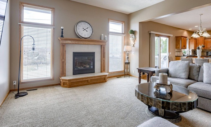 Omaha Casa | Spacious pool house with tons of amenities, your perfect family vacation spot!
