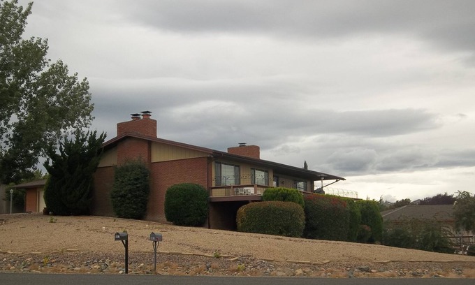 Prescott Country Club Casa | BEAR CREEK BIENES RAÍCES Mohave Trail- Country Club Home Getaway