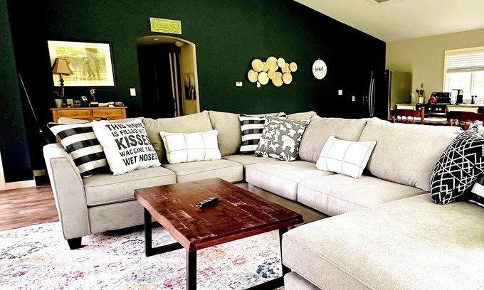 Fly Creek Apartamento | Spacious, private and peaceful 1st floor Apartment on Fly Creek