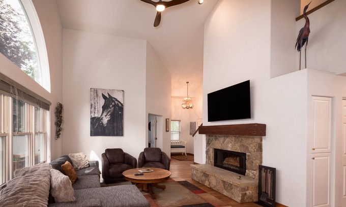 Ketchum Casa | Casa espaciosa y privada .6 millas del centro de Ketchum