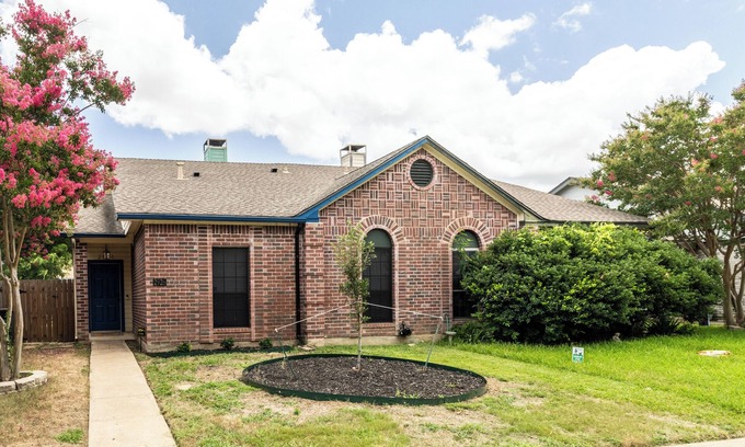 Euless Casa | Minutes away for DFW Airport, Hospital, Shopping and Golf!