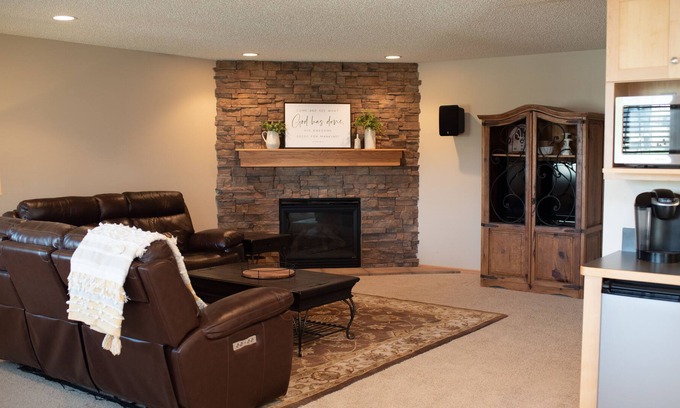 Shakopee Casa | Spacious private lower level overlooking pond!