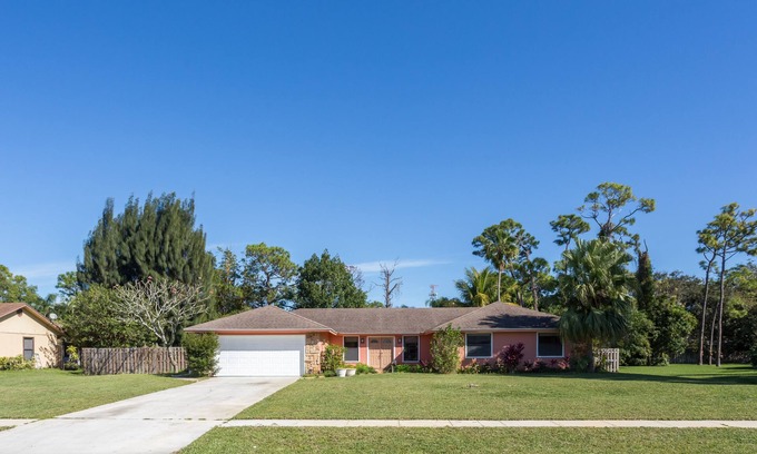 Lake Worth Casa | Propiedad espaciosa en barrio tranquilo