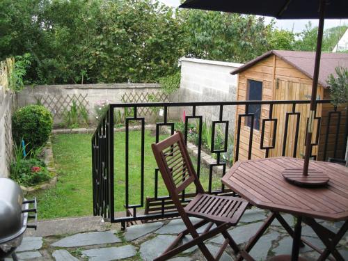 Saint-Quentin Casa | Spacious Quentoinise Town House