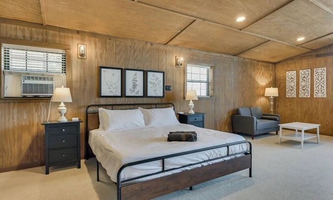 Weston Casa | Spacious Ranch Style Home w/ Cinema Room