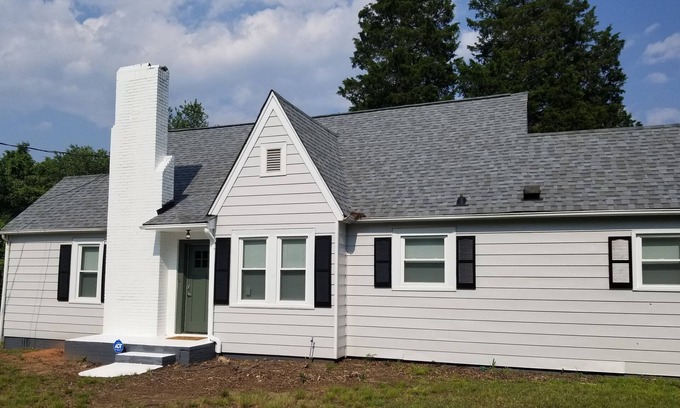 Winston - Salem Casa | Spacious recently renovated home with office area. Close proximity to hospitals