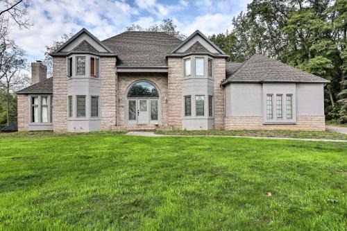 Amherst Casa | Spacious Refuge with Private Pool and Outdoor Bar!