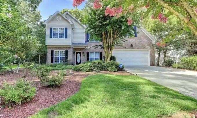 Lilburn Casa | Spacious, Relaxed 5 Bedroom Getaway