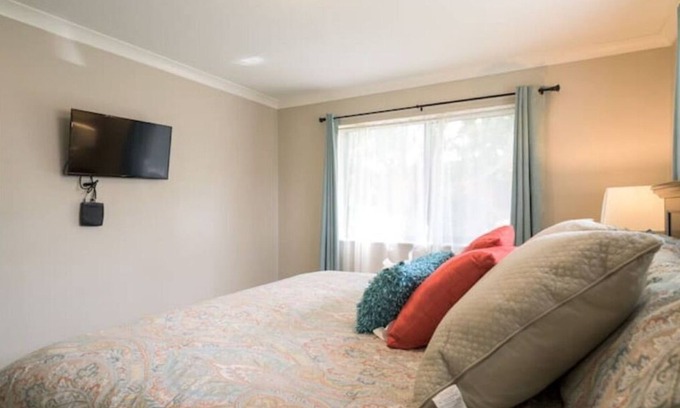 Lauderdale Beach Apartamento | Spacious Relaxing Modern home steps to beach #2