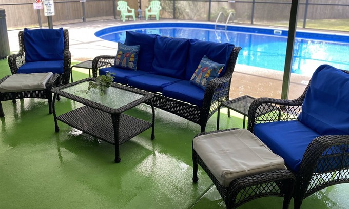 Bellview Casa | Spacious & Relaxing Pool Home- Near Beaches and NAS