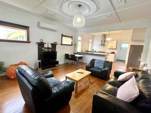 Johnsonville Casa | Spacious Retreat near Ferry & Mall