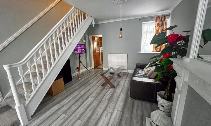 Portsmouth Casa | Spacious Retreat - Remote Worker & Family Friendly