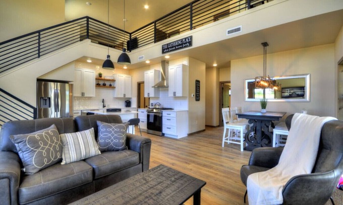 Red Lodge Casa | Spacious Retreat w/Rooftop Patio
