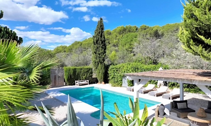 Benissa Villa | Amplio refugio con juegos