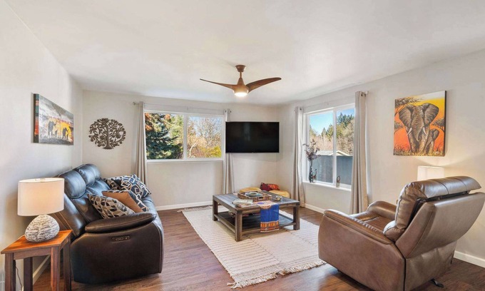 Olympia Casa | Spacious Retreat with Hot Tub, Patio, & King Bed