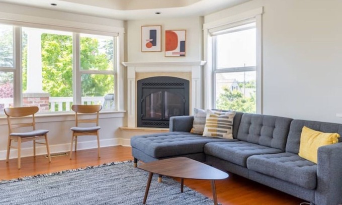 Phinney Ridge Casa | Spacious retreat with outdoor dining, patios and views