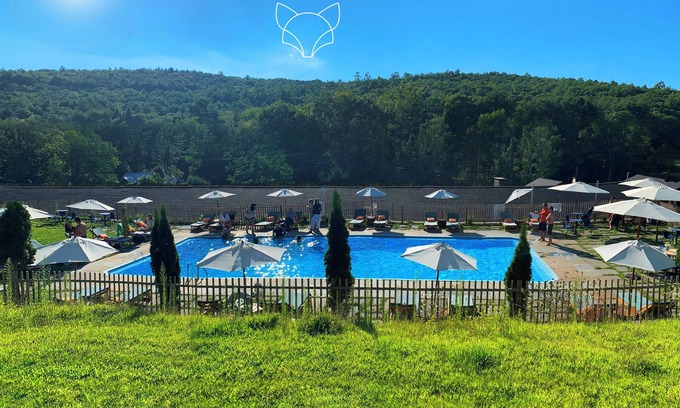 Narrowsburg Casa | Spacious river front get-away with pool next door!