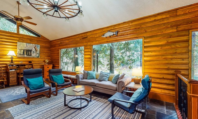 Washougal Cabina | Amplia casa de campo, frente al río con acceso a la playa, vistas privadas calientes bañera y forestales!