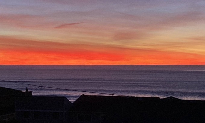 Roads End Casa | Spacious Roads End home with private hot tub, ocean views and two fireplaces.