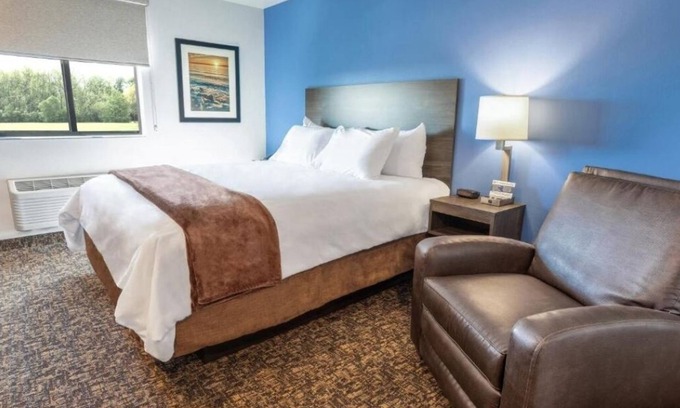 Marion Hotel | Spacious Room Perfect for Comfort Stays w/ Modern Kitchen + Relaxing Ambiance