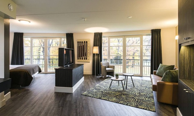 Berg en Dal Hotel | Spacious Room w/ Terrace Close to Vrijheidsmuseum!