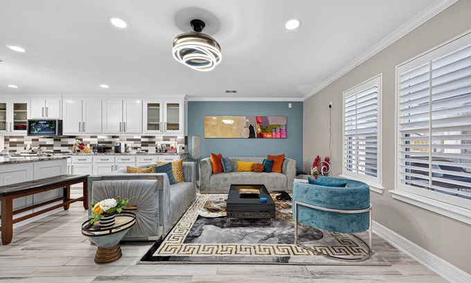 Rosenberg Casa | Luxury Family Stay Private Patio WiFi Workspace