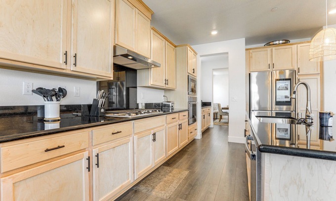 Roseville Casa | Spacious Roseville Home w/ Patio - Near Golf!