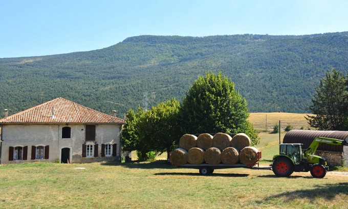 La Palud-sur-Verdon Hotel | Amplia casa rústica en el medio de los campos y cerca del pueblo