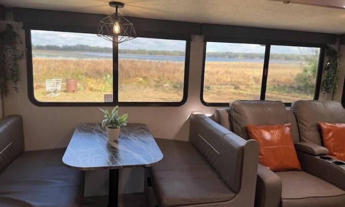 Dunnellon Casa | Spacious RV-water view Near spring No cleaning fee