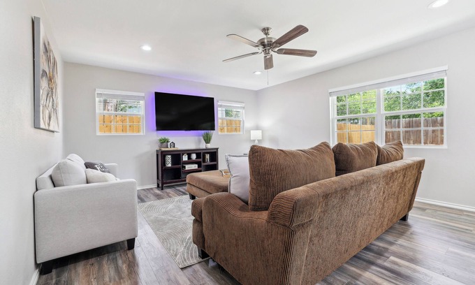 Shearer Hills - Ridgeview Casa | Spacious San Antonio Retreat w/ Private Patio!