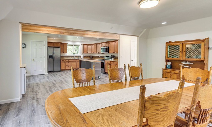 Knik-Fairview Casa | Spacious & Scenic Wasilla Getaway Near Adventures