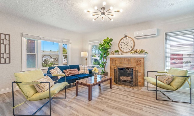 Alhambra Apartamento | Spacious & Serene 3BR Retreat King Bed Safe Area Close to DTLA and OT Pasadena!